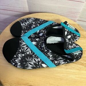 FitKicks Active Wear Shoes Size Small ‎ 5.5-6.5